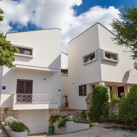House Emilija Apartment Novalja Exterior photo